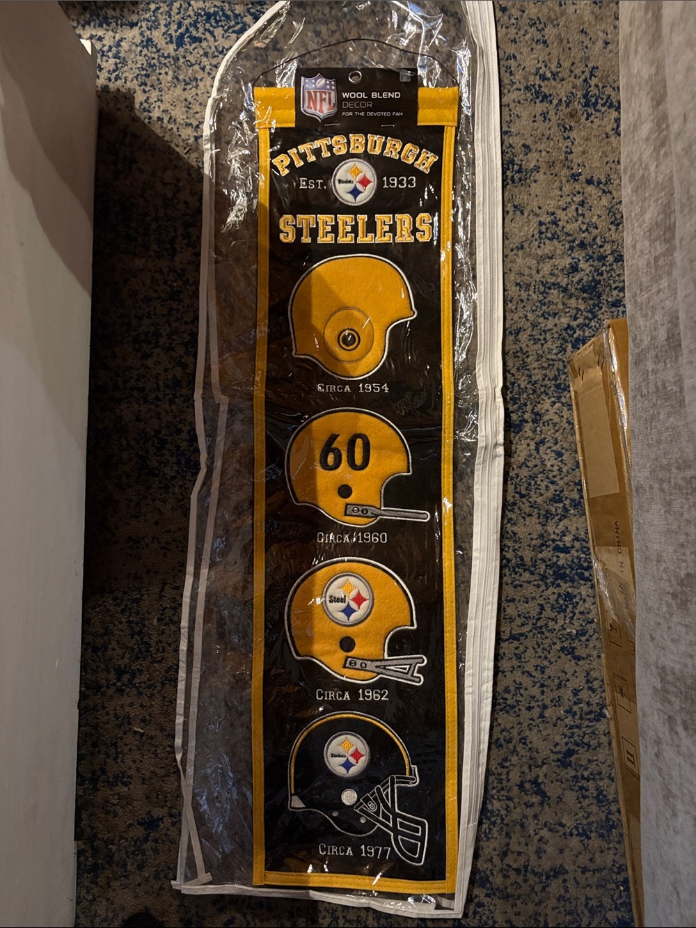 NFL Pittsburgh Steelers wool blend DECOR for the devoted fan.